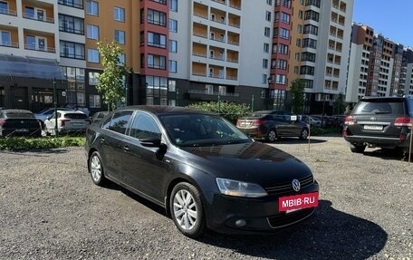 Volkswagen Jetta VI, 2013 год, 950 000 рублей, 2 фотография