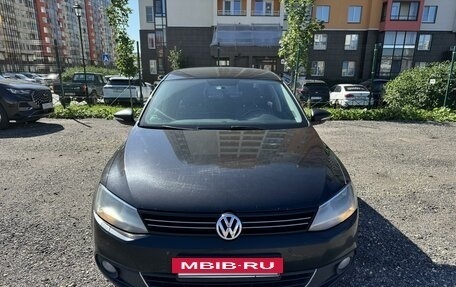 Volkswagen Jetta VI, 2013 год, 950 000 рублей, 3 фотография