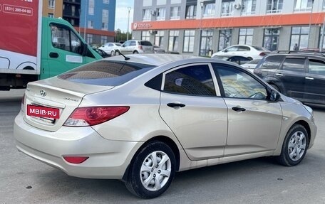 Hyundai Solaris II рестайлинг, 2011 год, 750 000 рублей, 3 фотография