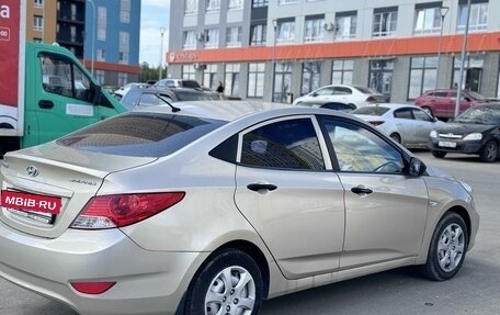 Hyundai Solaris II рестайлинг, 2011 год, 750 000 рублей, 4 фотография