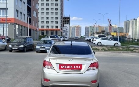 Hyundai Solaris II рестайлинг, 2011 год, 750 000 рублей, 5 фотография