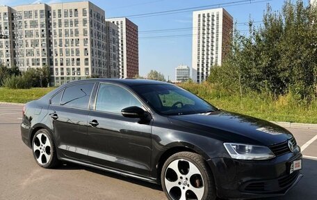 Volkswagen Jetta VI, 2013 год, 1 250 000 рублей, 2 фотография