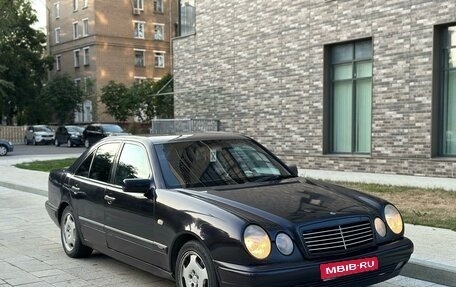 Mercedes-Benz E-Класс, 1996 год, 350 000 рублей, 1 фотография