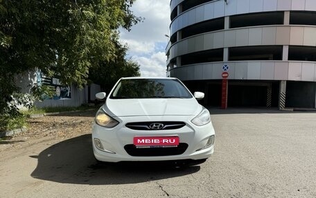 Hyundai Solaris II рестайлинг, 2011 год, 999 000 рублей, 1 фотография