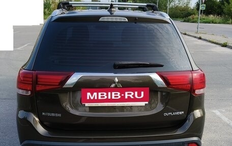 Mitsubishi Outlander III рестайлинг 3, 2017 год, 2 150 000 рублей, 2 фотография