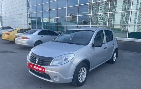 Renault Sandero I, 2013 год, 665 000 рублей, 2 фотография