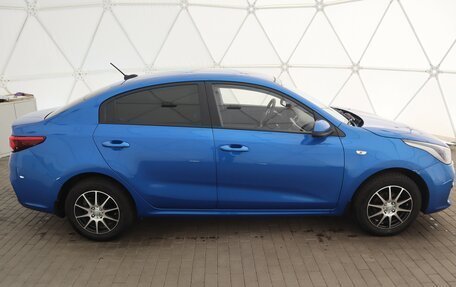 KIA Rio IV, 2019 год, 1 735 000 рублей, 2 фотография