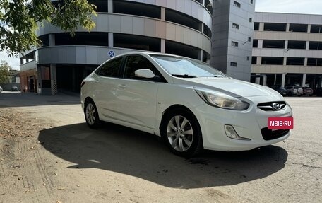 Hyundai Solaris II рестайлинг, 2011 год, 999 000 рублей, 2 фотография