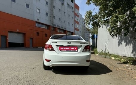 Hyundai Solaris II рестайлинг, 2011 год, 999 000 рублей, 4 фотография