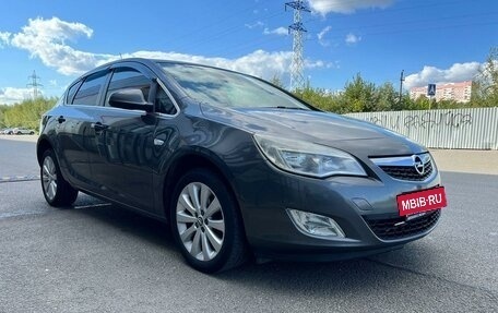 Opel Astra J, 2011 год, 740 000 рублей, 4 фотография