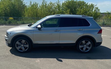 Volkswagen Tiguan II, 2018 год, 3 200 000 рублей, 3 фотография