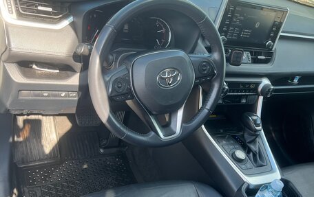 Toyota RAV4, 2020 год, 3 800 000 рублей, 9 фотография