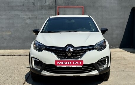 Renault Kaptur I рестайлинг, 2021 год, 1 920 000 рублей, 2 фотография