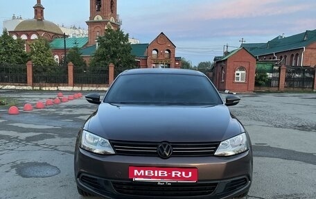 Volkswagen Jetta VI, 2014 год, 1 195 000 рублей, 2 фотография