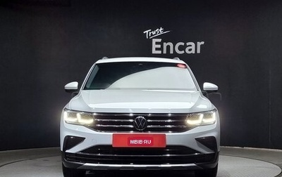 Volkswagen Tiguan II, 2023 год, 3 500 000 рублей, 1 фотография