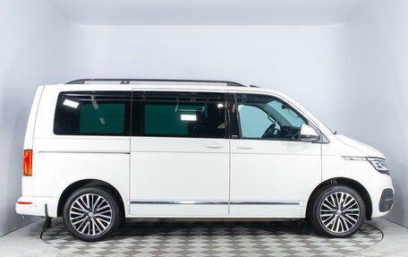 Volkswagen Multivan T6 рестайлинг, 2022 год, 7 345 000 рублей, 4 фотография