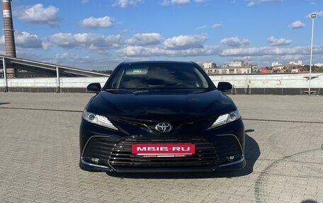 Toyota Camry, 2021 год, 4 300 000 рублей, 2 фотография