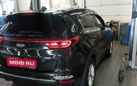 KIA Sportage IV рестайлинг, 2018 год, 2 220 000 рублей, 3 фотография