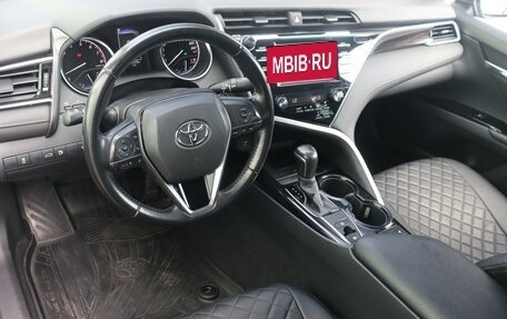 Toyota Camry, 2018 год, 2 490 000 рублей, 9 фотография