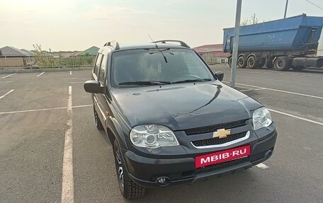 Chevrolet Niva I рестайлинг, 2009 год, 600 000 рублей, 4 фотография