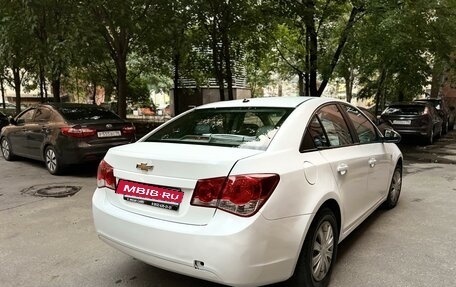 Chevrolet Cruze II, 2010 год, 670 000 рублей, 4 фотография