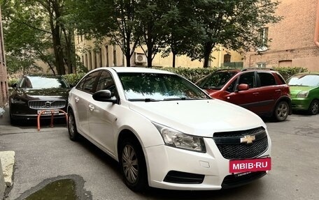 Chevrolet Cruze II, 2010 год, 670 000 рублей, 2 фотография