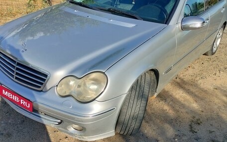 Mercedes-Benz C-Класс, 2004 год, 600 000 рублей, 8 фотография