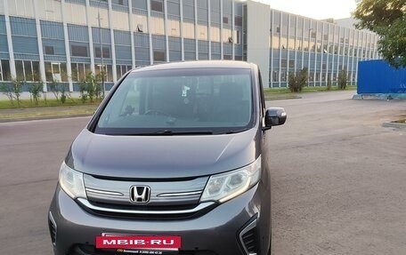 Honda Stepwgn IV, 2015 год, 2 500 000 рублей, 2 фотография