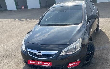 Opel Astra J, 2011 год, 690 000 рублей, 2 фотография