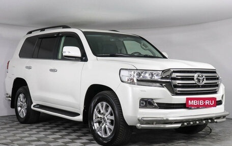 Toyota Land Cruiser 200, 2018 год, 8 399 000 рублей, 3 фотография