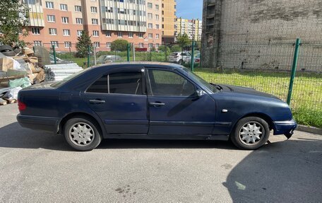 Mercedes-Benz E-Класс, 1998 год, 220 000 рублей, 4 фотография