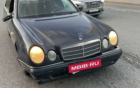 Mercedes-Benz E-Класс, 1998 год, 220 000 рублей, 3 фотография