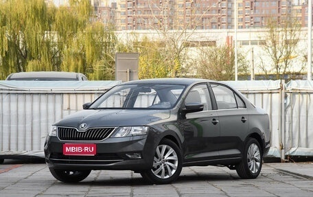 Skoda Rapid I, 2017 год, 860 000 рублей, 1 фотография