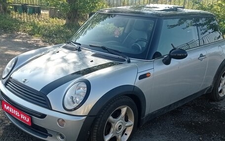 MINI Hatch, 2004 год, 800 000 рублей, 1 фотография