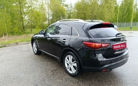 Infiniti QX70, 2015 год, 1 850 000 рублей, 7 фотография