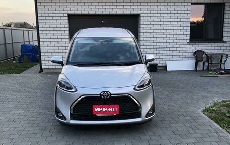 Toyota Sienta II, 2019 год, 1 650 000 рублей, 2 фотография