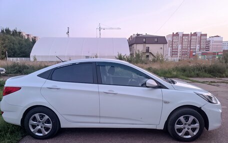 Hyundai Solaris II рестайлинг, 2013 год, 865 000 рублей, 3 фотография