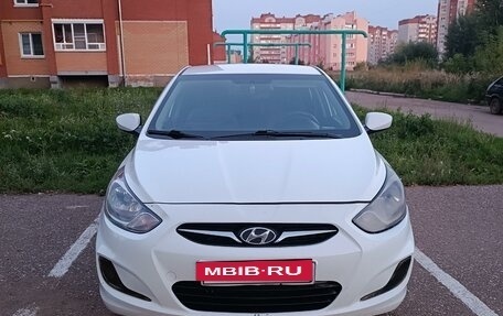 Hyundai Solaris II рестайлинг, 2013 год, 865 000 рублей, 2 фотография