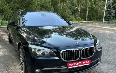 BMW 7 серия, 2011 год, 2 400 000 рублей, 3 фотография