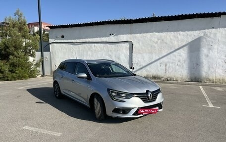 Renault Megane IV, 2017 год, 2 300 000 рублей, 2 фотография