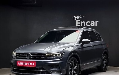 Volkswagen Tiguan II, 2020 год, 2 270 000 рублей, 1 фотография