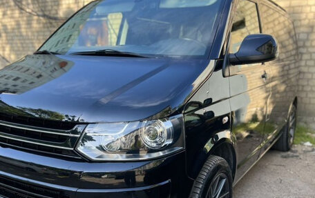 Volkswagen Caravelle T5, 2010 год, 2 300 000 рублей, 2 фотография