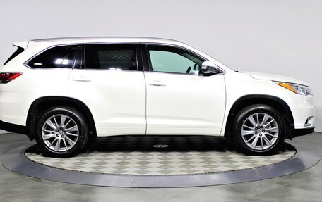 Toyota Highlander III, 2013 год, 2 997 000 рублей, 4 фотография