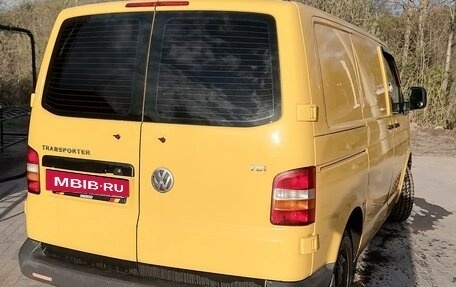 Volkswagen Transporter T5 рестайлинг, 2003 год, 770 000 рублей, 3 фотография