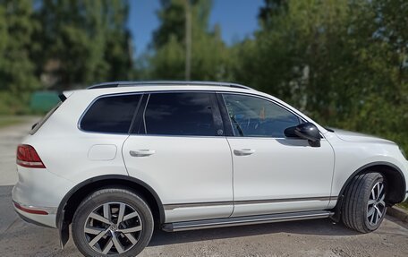 Volkswagen Touareg III, 2018 год, 3 999 000 рублей, 2 фотография