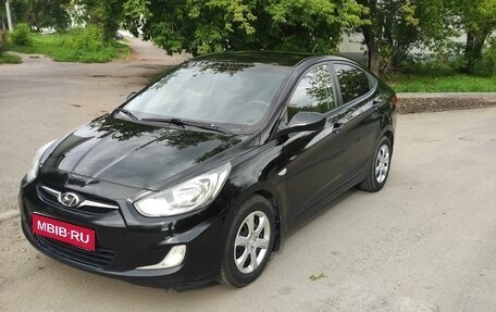 Hyundai Solaris II рестайлинг, 2011 год, 750 000 рублей, 1 фотография