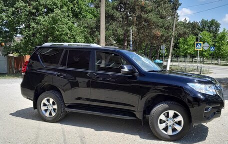 Toyota Land Cruiser Prado 150 рестайлинг 2, 2018 год, 3 600 000 рублей, 2 фотография