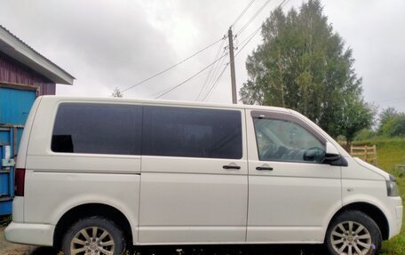 Volkswagen Caravelle T5, 2010 год, 1 800 000 рублей, 3 фотография