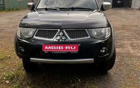 Mitsubishi L200 IV рестайлинг, 2012 год, 1 300 000 рублей, 2 фотография