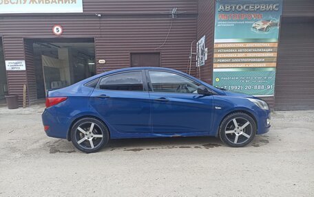 Hyundai Solaris II рестайлинг, 2014 год, 680 000 рублей, 4 фотография